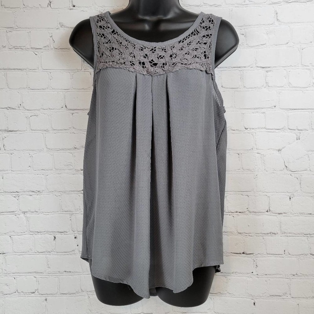 Love on a Hanger Grey Sheer Sleeveless Crochet Top Size M